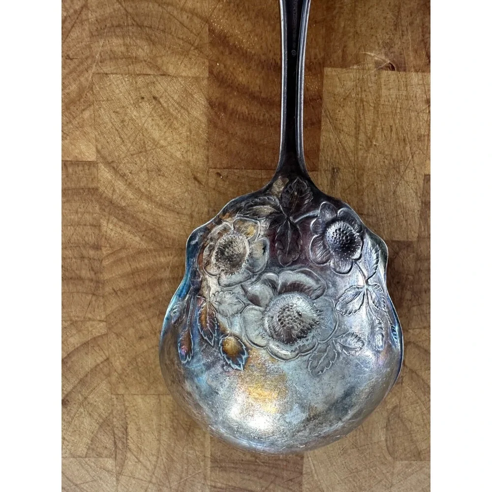 Holmes and Edwards‎ XIV silverplate flatware Vintage 8.5 serving spoon